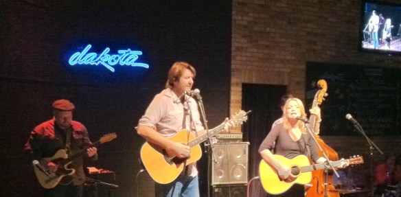 Bruce Robison, Kelly Willis, with Jeff Kling on guitar & "Lunchmeat" on bass